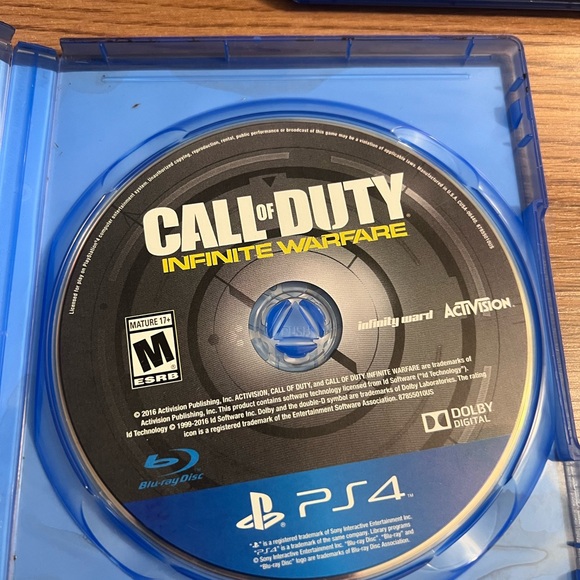 Call of Duty: Black Ops III & Black Ops 4 & Infinite Warfate PS4 Game Bundle - Picture 8 of 10